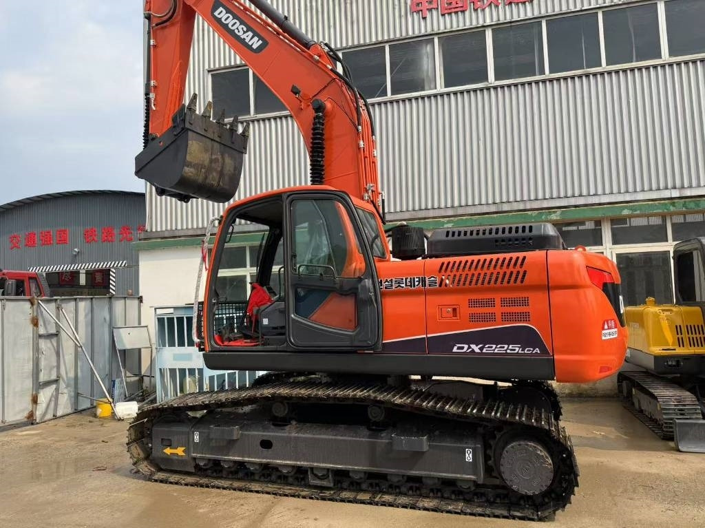 Doosan DX 225 LCA - מחפר סורק: תמונה 1 Doosan DX 225 LCA - מחפר סורק: תמונה 1
