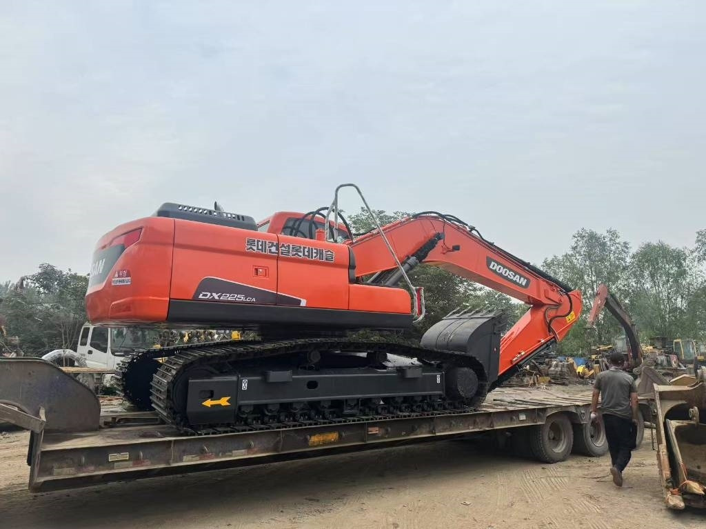 Doosan DX 225 LCA - מחפר סורק: תמונה 5 Doosan DX 225 LCA - מחפר סורק: תמונה 5
