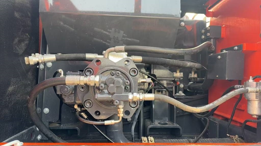 Doosan DX 225 LC - מחפר סורק: תמונה 4 Doosan DX 225 LC - מחפר סורק: תמונה 4