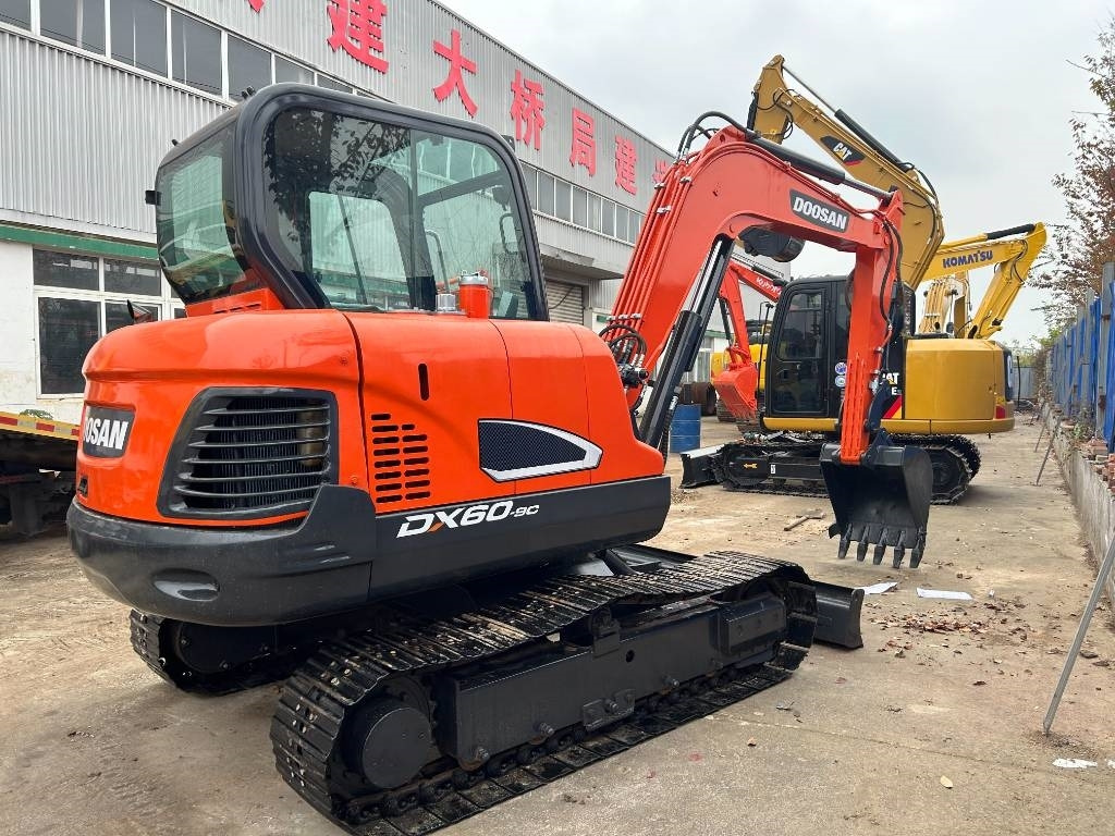 Doosan DX 60 - מיני מחפר: תמונה 1 Doosan DX 60 - מיני מחפר: תמונה 1