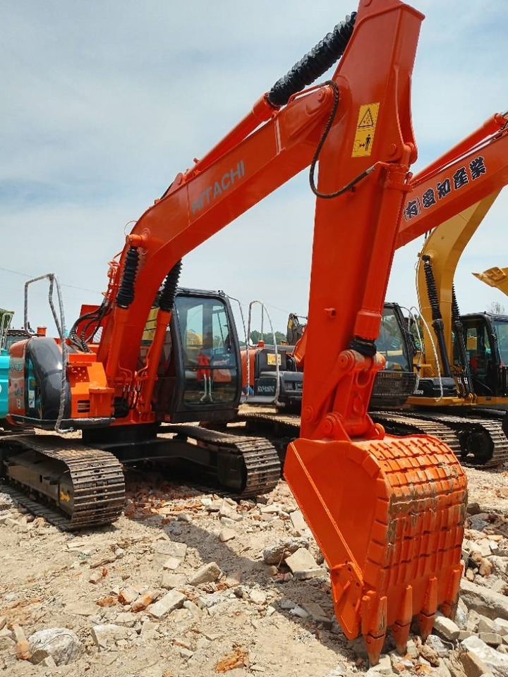 Hitachi ZX 135 - מחפר סורק: תמונה 1 Hitachi ZX 135 - מחפר סורק: תמונה 1