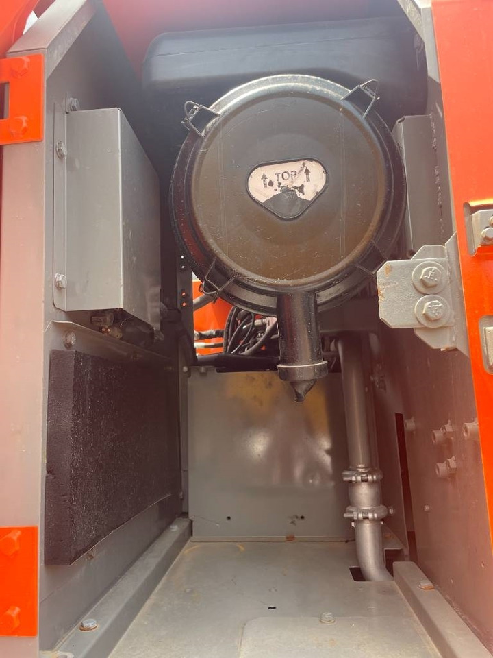 Hitachi ZX 200 - מחפר סורק: תמונה 3 Hitachi ZX 200 - מחפר סורק: תמונה 3