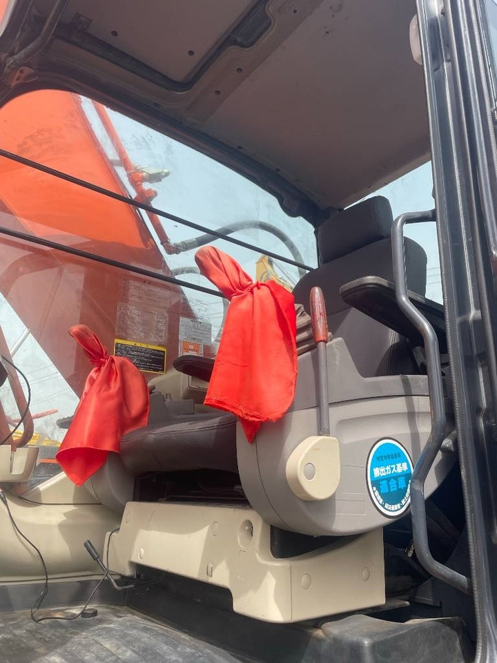 Hitachi ZX 240 - מחפר סורק: תמונה 4 Hitachi ZX 240 - מחפר סורק: תמונה 4