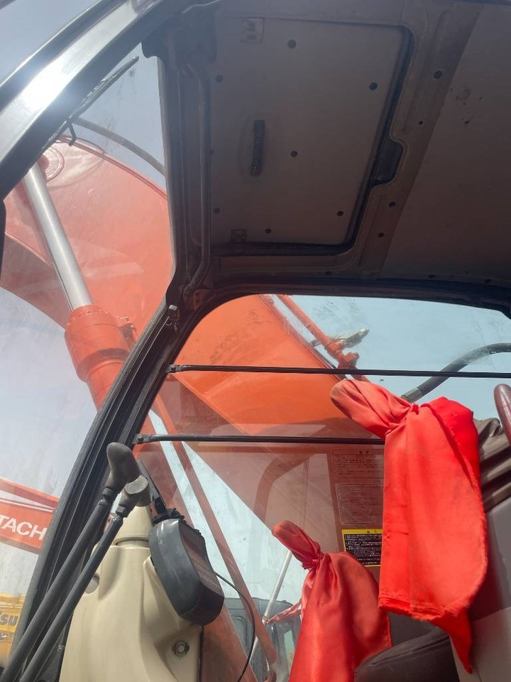 Hitachi ZX 240 - מחפר סורק: תמונה 5 Hitachi ZX 240 - מחפר סורק: תמונה 5