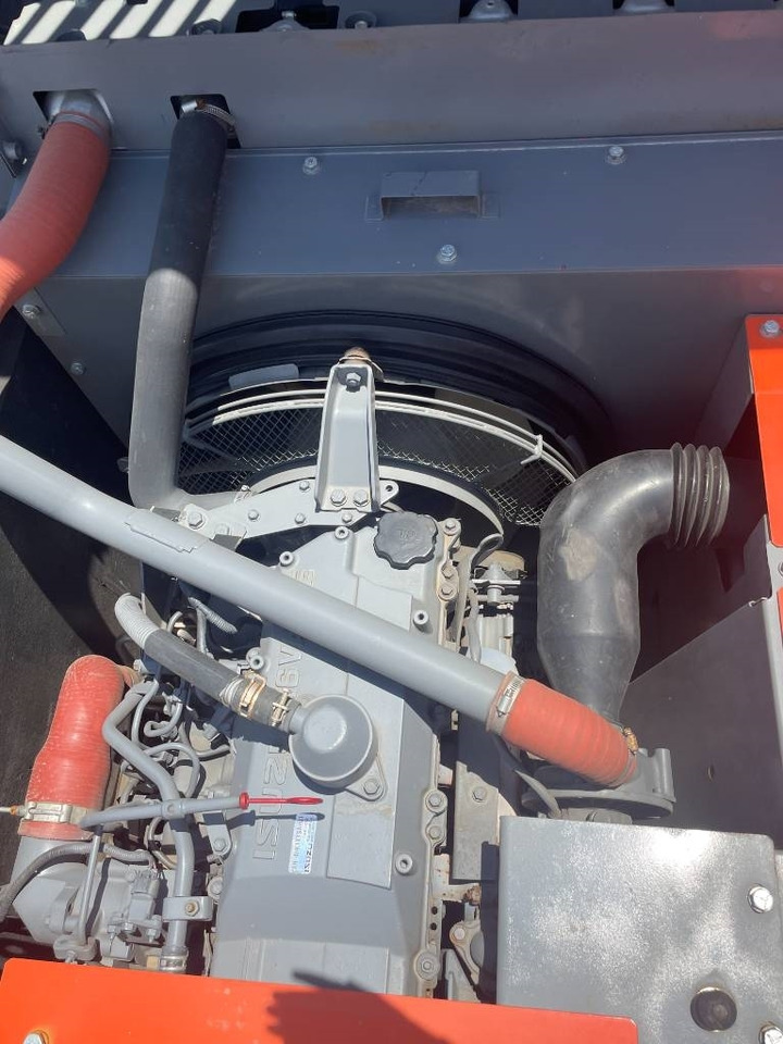 Hitachi ZX 240 - מחפר סורק: תמונה 5 Hitachi ZX 240 - מחפר סורק: תמונה 5