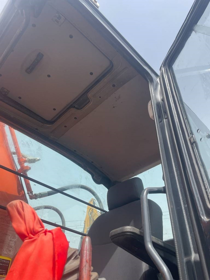 Hitachi ZX 240 - מחפר סורק: תמונה 5 Hitachi ZX 240 - מחפר סורק: תמונה 5