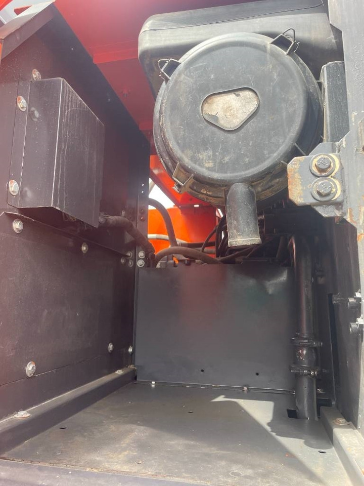 Hitachi ZX 240 - מחפר סורק: תמונה 2 Hitachi ZX 240 - מחפר סורק: תמונה 2