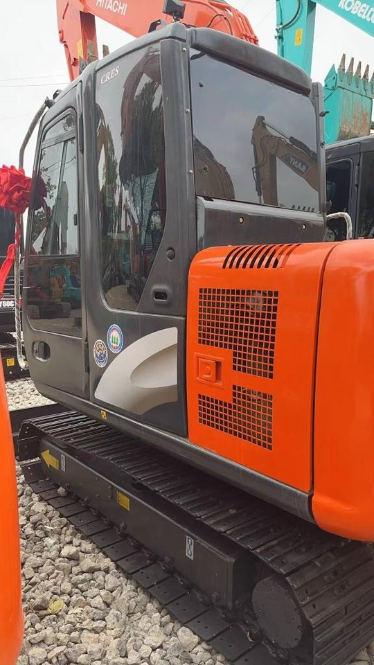 Hitachi ZX 60 - מיני מחפר: תמונה 3 Hitachi ZX 60 - מיני מחפר: תמונה 3