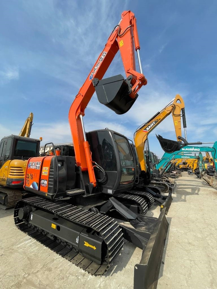 Hitachi ZX 70 - מיני מחפר: תמונה 4 Hitachi ZX 70 - מיני מחפר: תמונה 4