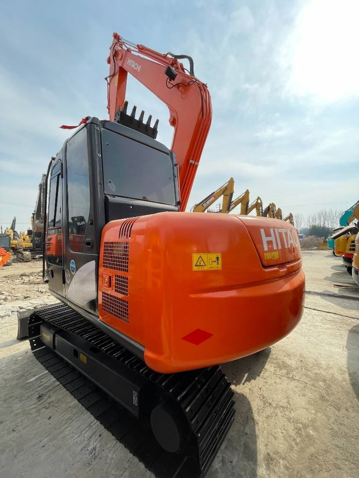 Hitachi ZX 70 - מיני מחפר: תמונה 2 Hitachi ZX 70 - מיני מחפר: תמונה 2