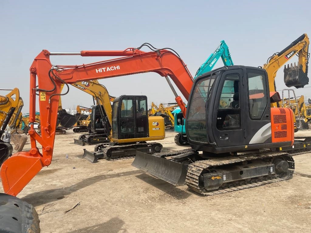 Hitachi ZX 70 - מיני מחפר: תמונה 2 Hitachi ZX 70 - מיני מחפר: תמונה 2