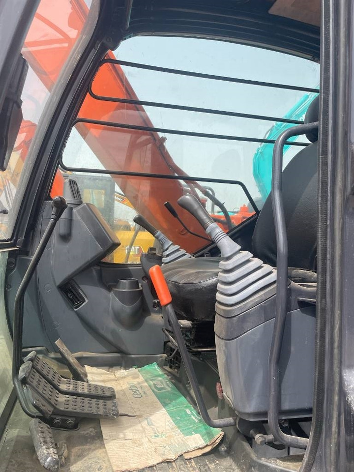 Hitachi ZX 70 - מיני מחפר: תמונה 5 Hitachi ZX 70 - מיני מחפר: תמונה 5