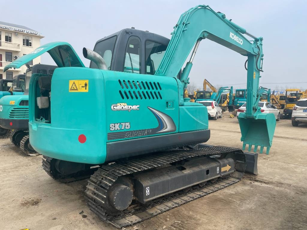 Kobelco SK 75 - מיני מחפר: תמונה 1 Kobelco SK 75 - מיני מחפר: תמונה 1