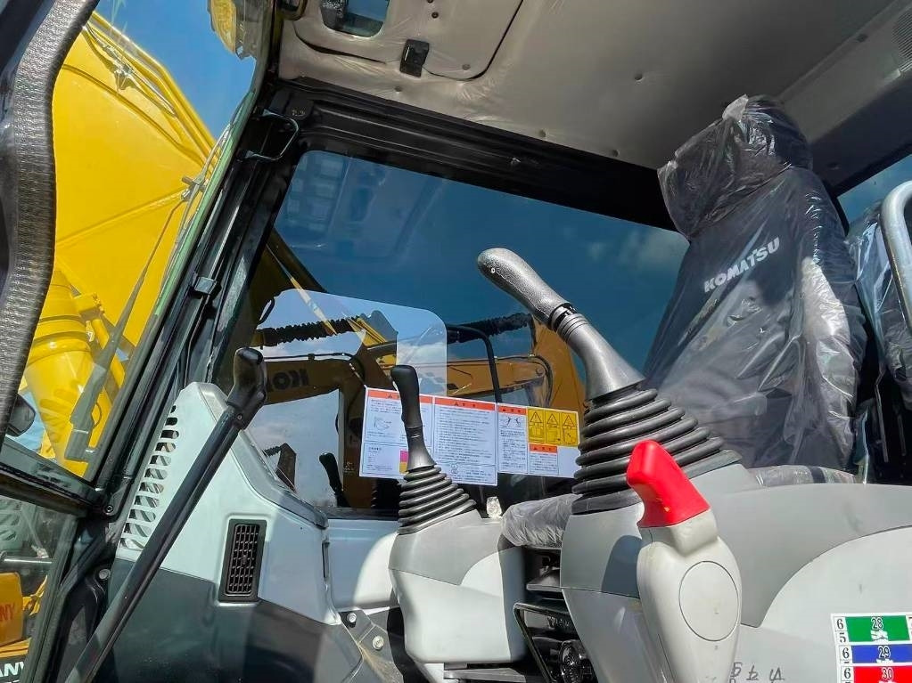 Komatsu PC 130 - מחפר סורק: תמונה 2 Komatsu PC 130 - מחפר סורק: תמונה 2