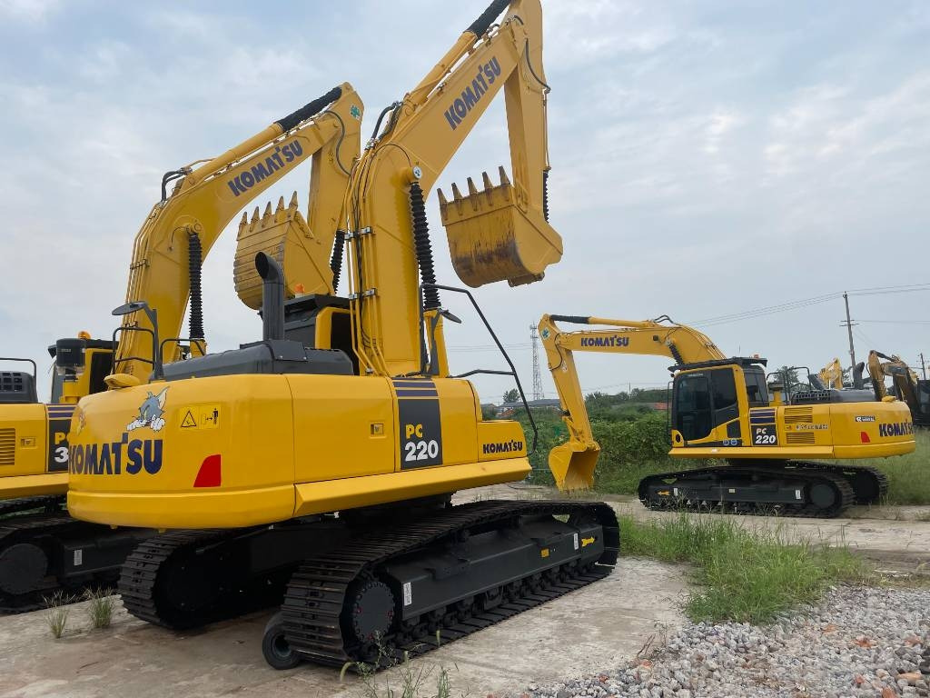 Komatsu PC 220 - מחפר סורק: תמונה 1 Komatsu PC 220 - מחפר סורק: תמונה 1