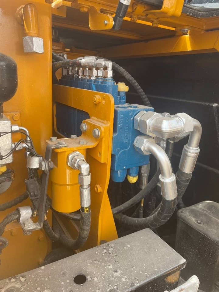 Komatsu PC 240 LC - מחפר סורק: תמונה 2 Komatsu PC 240 LC - מחפר סורק: תמונה 2