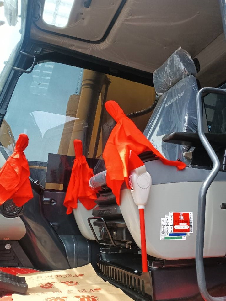 Komatsu PC 240 - מחפר סורק: תמונה 4 Komatsu PC 240 - מחפר סורק: תמונה 4