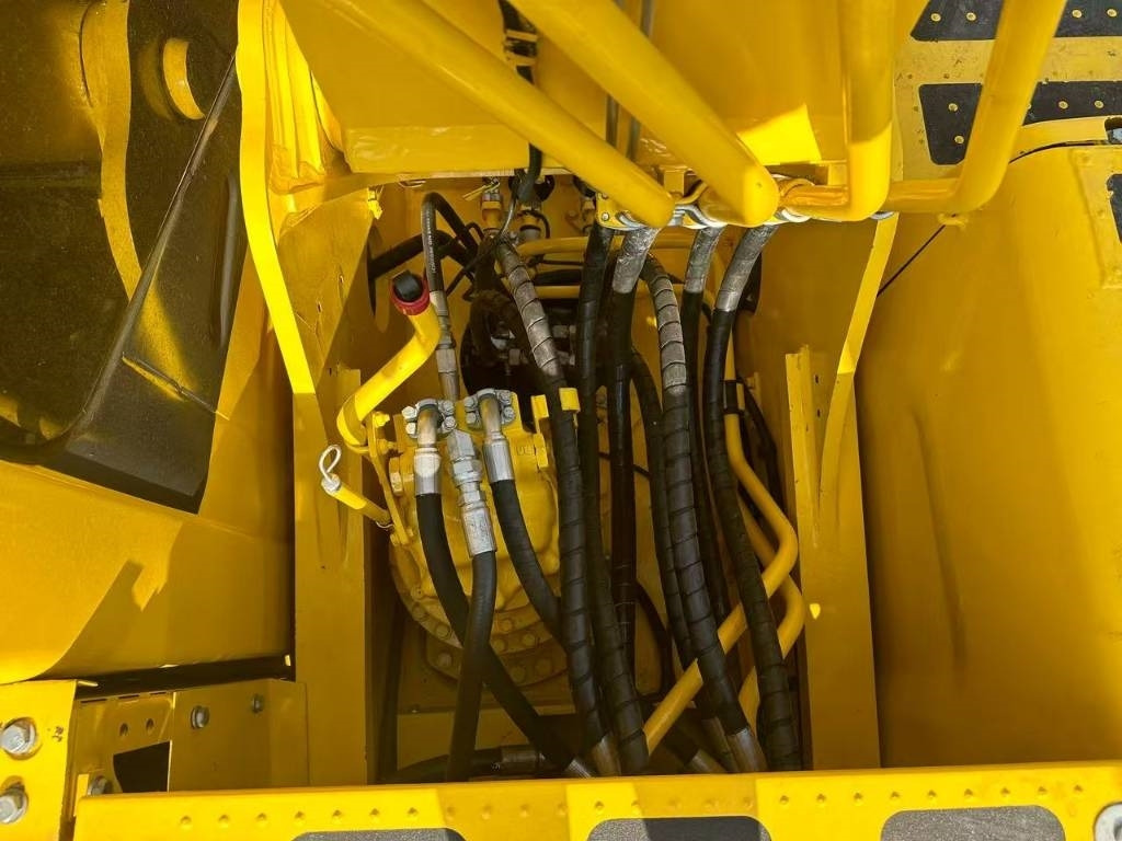 Komatsu PC 240 - מחפר סורק: תמונה 3 Komatsu PC 240 - מחפר סורק: תמונה 3