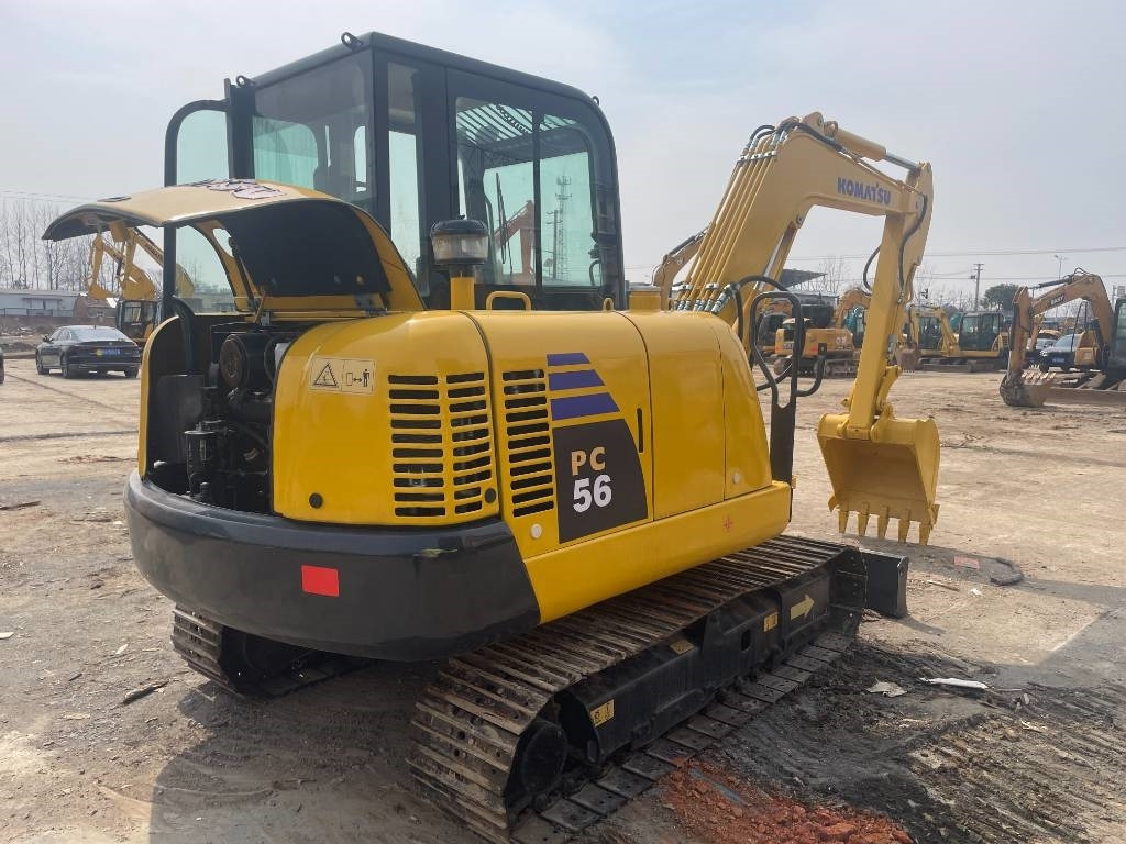 מיני מחפר Komatsu PC 56: תמונה 1