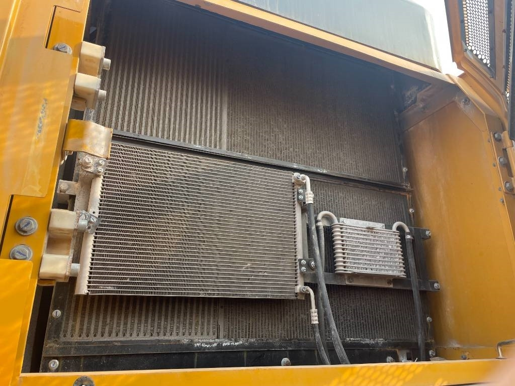 מחפר סורק Sany SY 550 H: תמונה 6