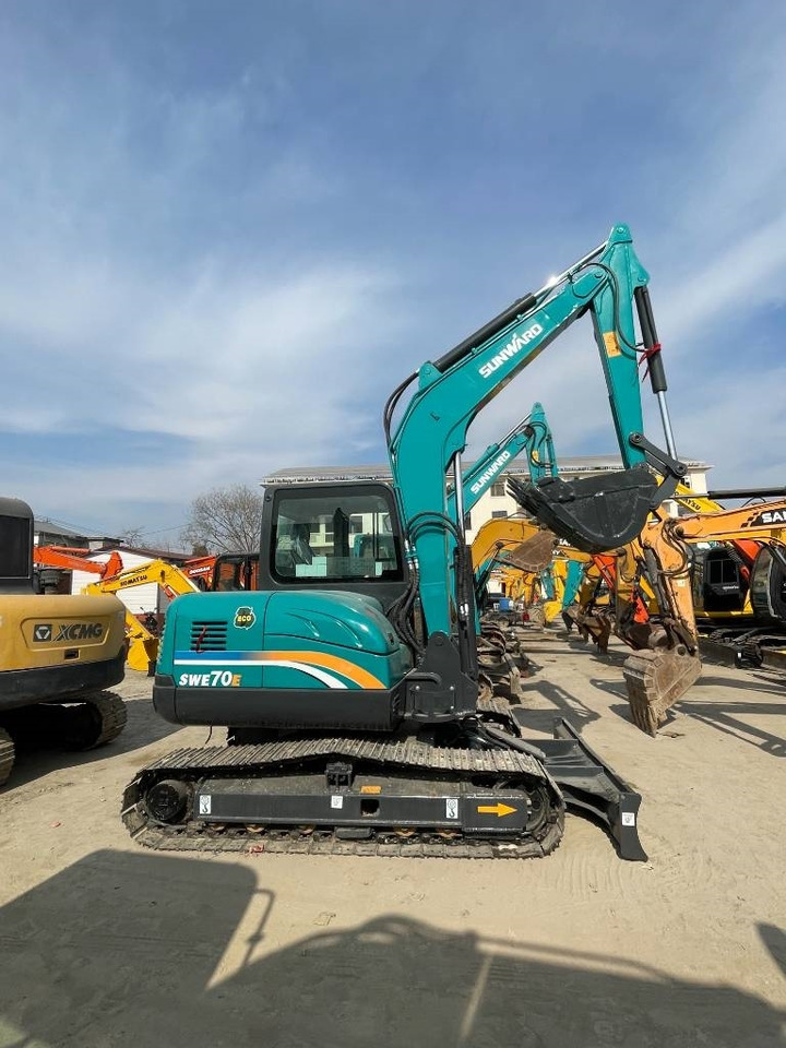 Sunward SWE 70 - מיני מחפר: תמונה 1 Sunward SWE 70 - מיני מחפר: תמונה 1
