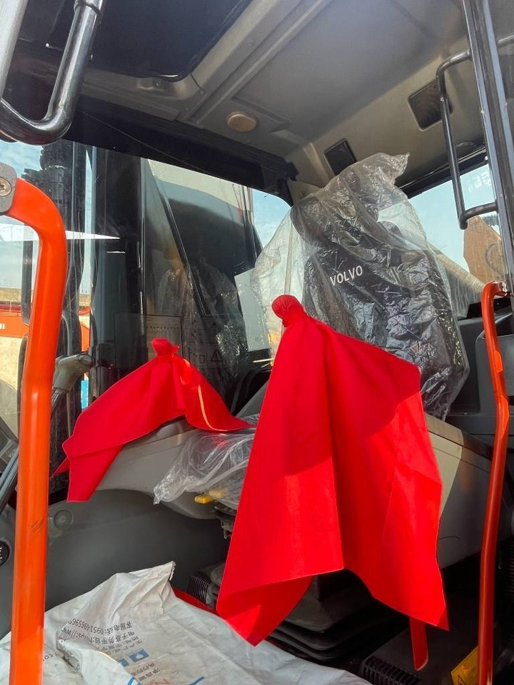 Volvo EC 290 - מחפר סורק: תמונה 3 Volvo EC 290 - מחפר סורק: תמונה 3