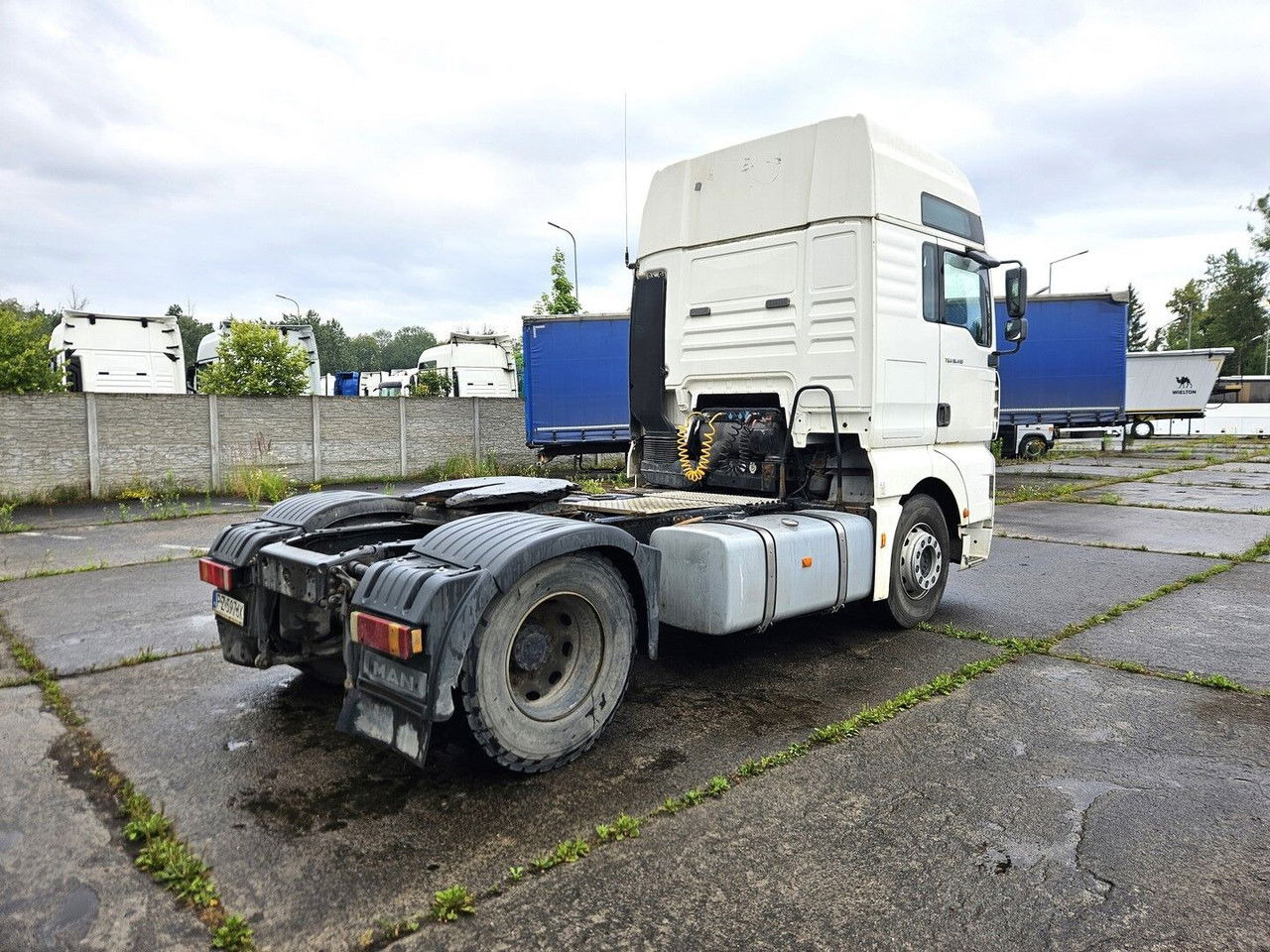 MAN 18.413 FLS - euro 3 manual pump and injectors - manual gearbox - יחידת טרקטור: תמונה 4 MAN 18.413 FLS - euro 3 manual pump and injectors - manual gearbox - יחידת טרקטור: תמונה 4