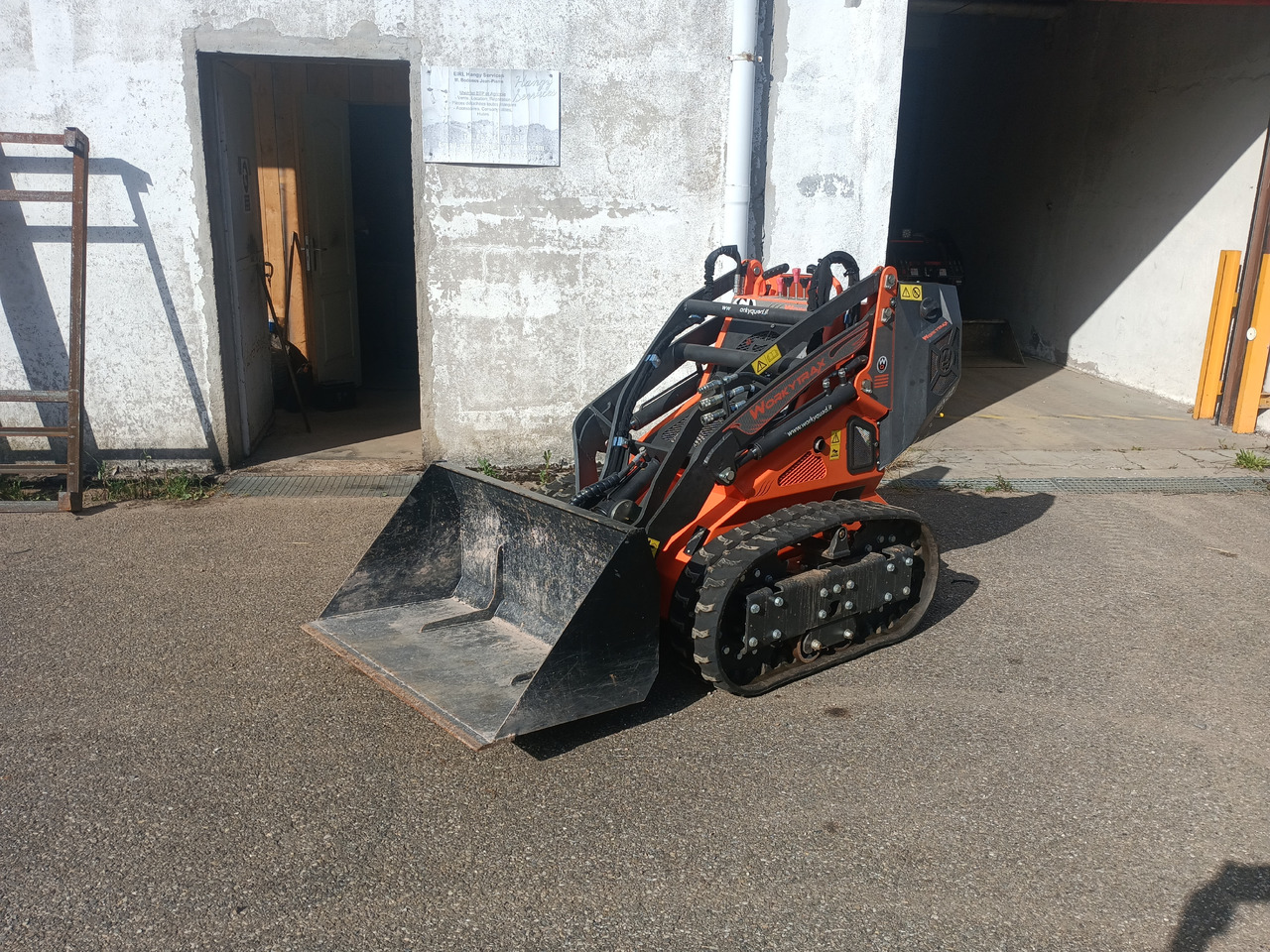 Cast Loaders Worky Trax WX22 - מעמיס רצועות קומפקטי: תמונה 1 Cast Loaders Worky Trax WX22 - מעמיס רצועות קומפקטי: תמונה 1