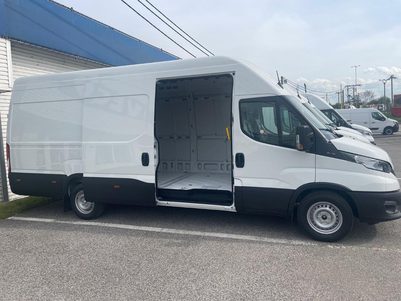 Iveco DAILY VAN, 3.0 D 176k, 35S18H V Evolution H3 - כלי רכב מסחרי עם לוח: תמונה 5 Iveco DAILY VAN, 3.0 D 176k, 35S18H V Evolution H3 - כלי רכב מסחרי עם לוח: תמונה 5