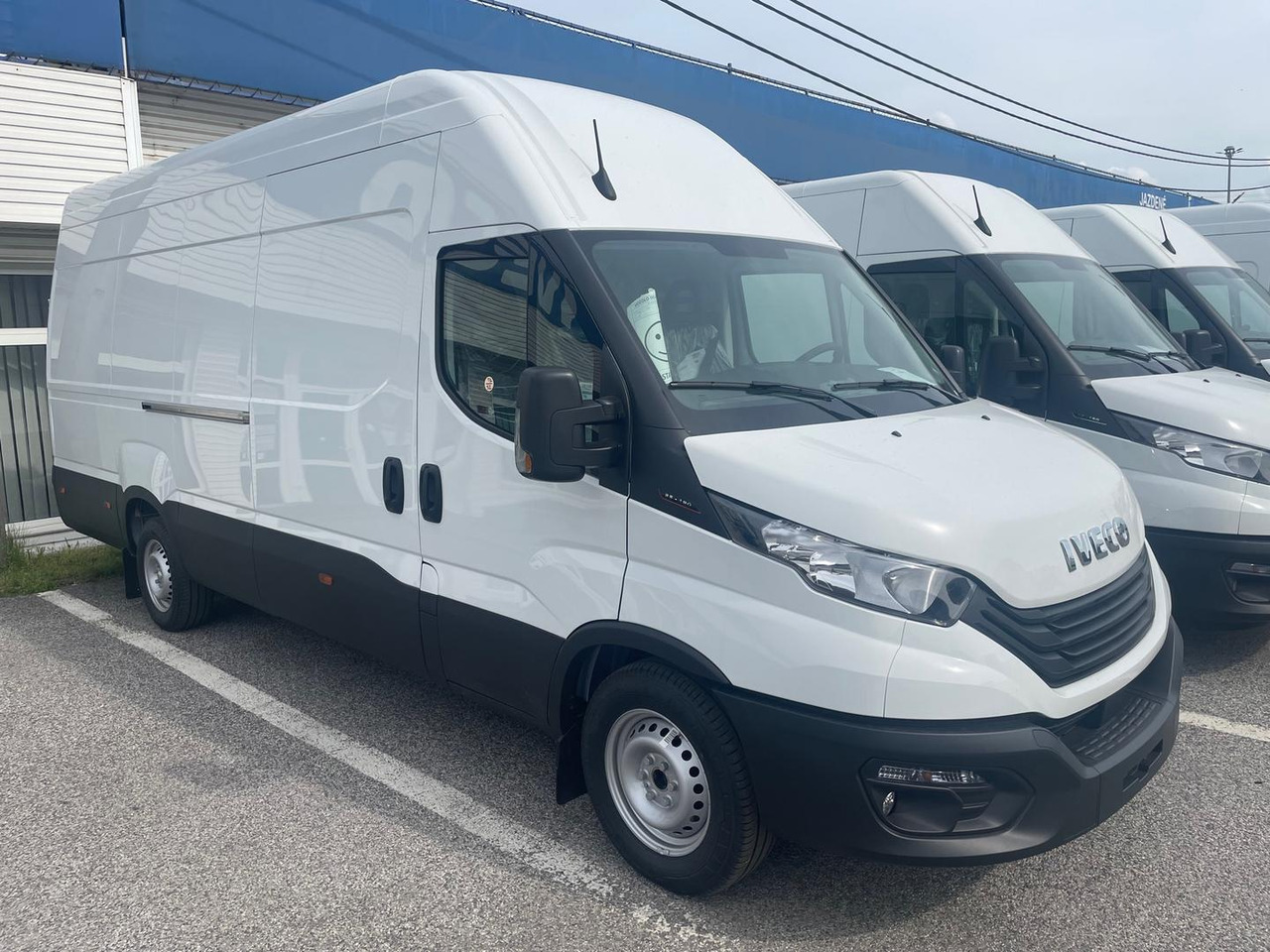 Iveco DAILY VAN, 3.0 D 176k, 35S18H V Evolution H3 - כלי רכב מסחרי עם לוח: תמונה 1 Iveco DAILY VAN, 3.0 D 176k, 35S18H V Evolution H3 - כלי רכב מסחרי עם לוח: תמונה 1