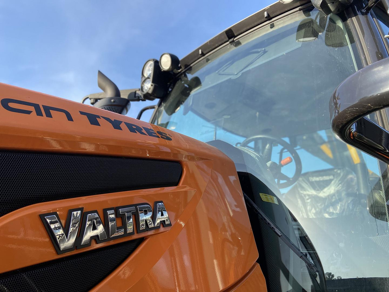 טרקטור חקלאי Valtra N, 49 AWI, 134: תמונה 8
