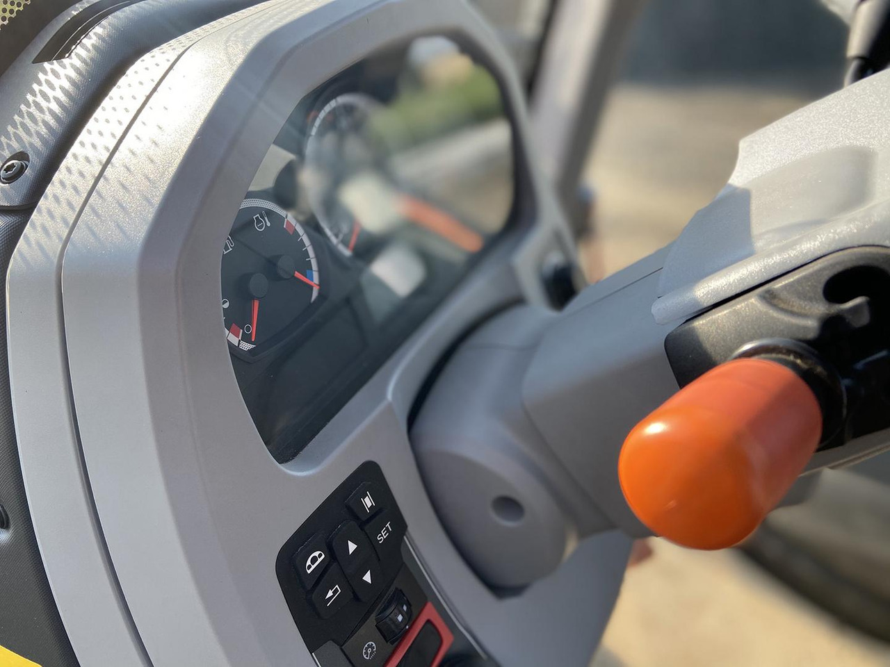 טרקטור חקלאי Valtra N, 49 AWI, 134: תמונה 17