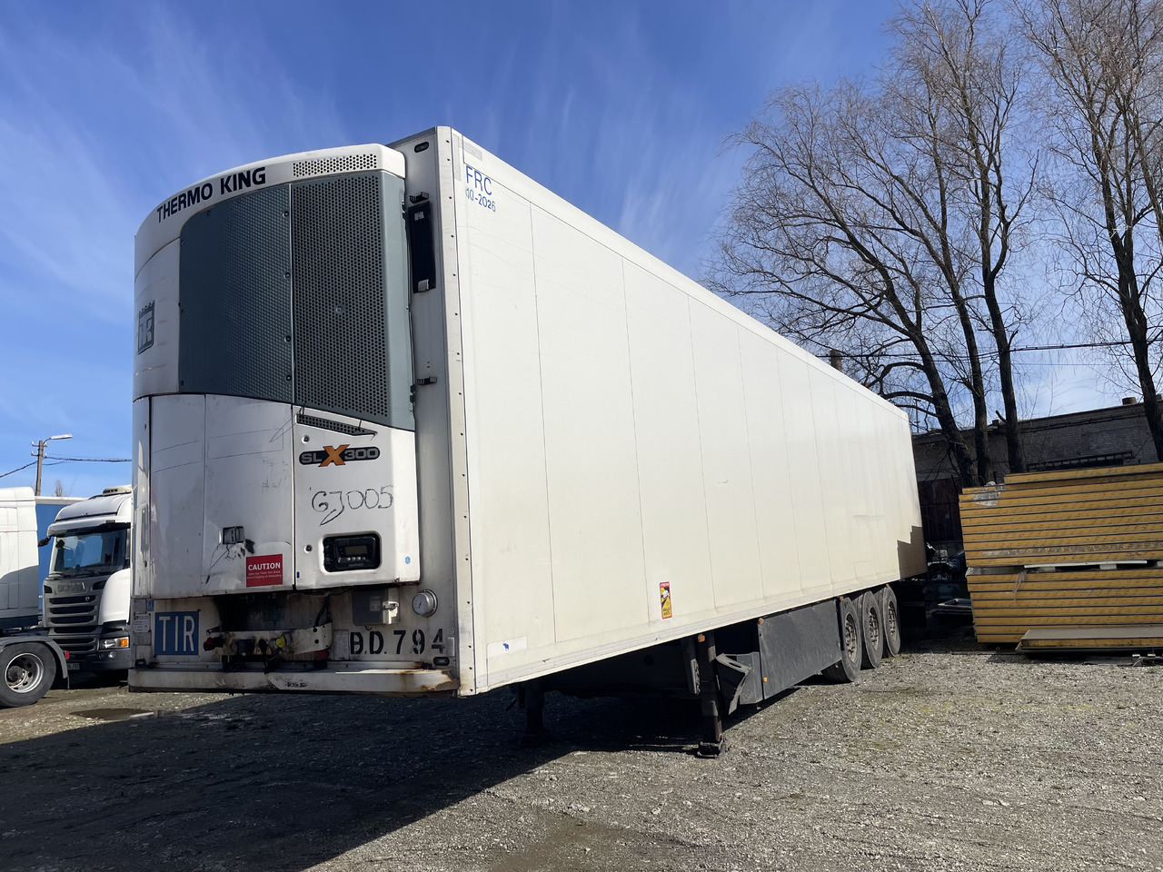 SCHMITZ SKO24 Thermoking SLX300 - סמיטריילר עם קירור: תמונה 1 SCHMITZ SKO24 Thermoking SLX300 - סמיטריילר עם קירור: תמונה 1
