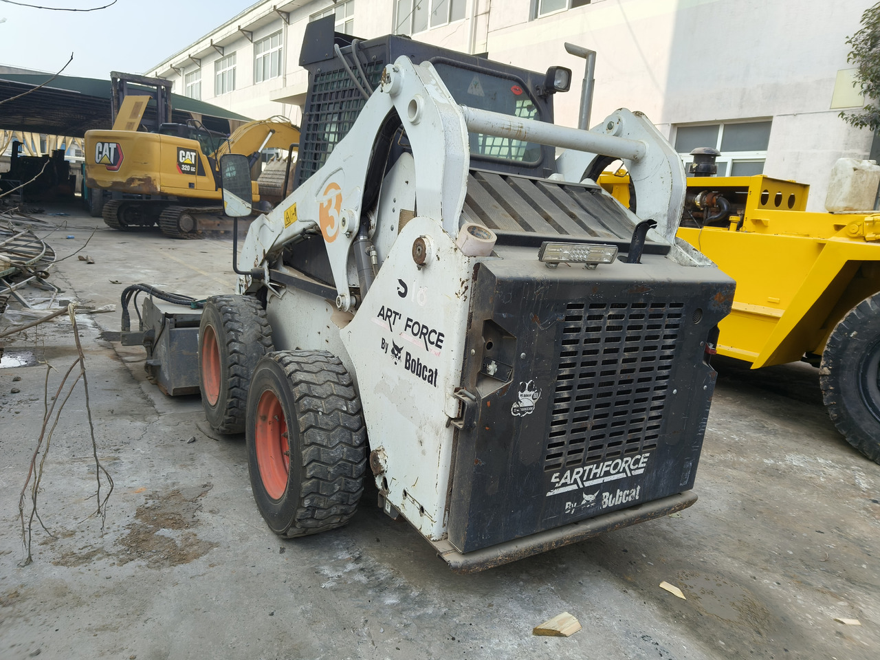 BOBCAT s18 skid steer loader - מעמיס היגוי החלקה: תמונה 4 BOBCAT s18 skid steer loader - מעמיס היגוי החלקה: תמונה 4