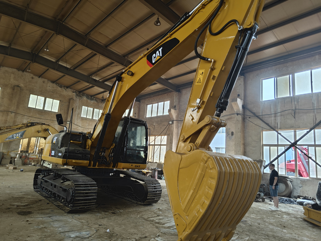 CATERPILLAR 325D Used cat 325 excavator cheap sale - מחפר סורק: תמונה 2 CATERPILLAR 325D Used cat 325 excavator cheap sale - מחפר סורק: תמונה 2