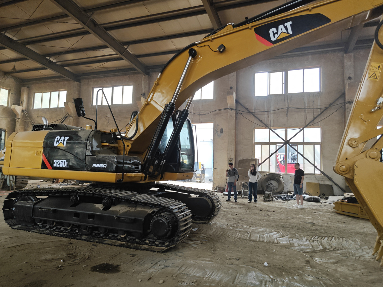 CATERPILLAR 325D - עגורן נייד: תמונה 5 CATERPILLAR 325D - עגורן נייד: תמונה 5