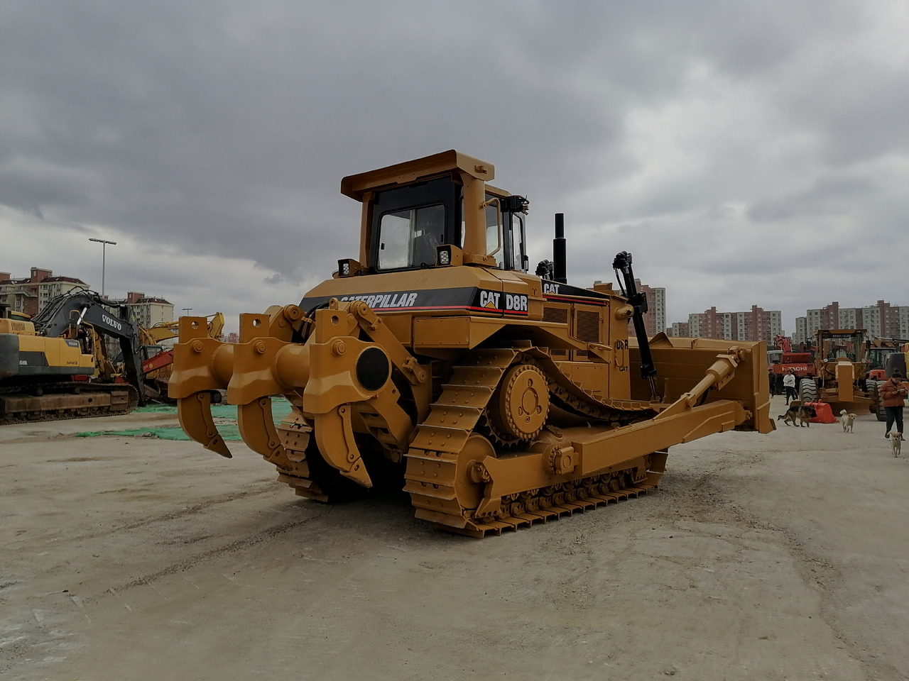 CATERPILLAR D8R - דחפור: תמונה 4 CATERPILLAR D8R - דחפור: תמונה 4
