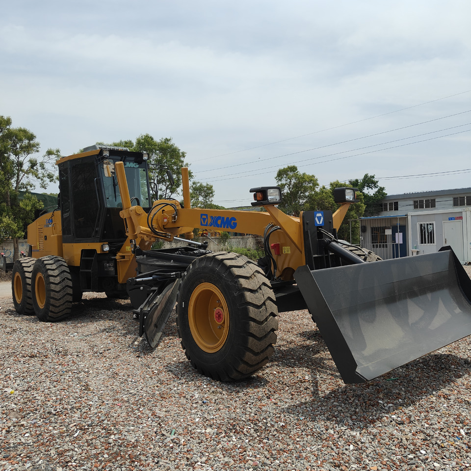 XCMG GR215 GR2153 Motor Grader with Blade - מפלסת: תמונה 3 XCMG GR215 GR2153 Motor Grader with Blade - מפלסת: תמונה 3
