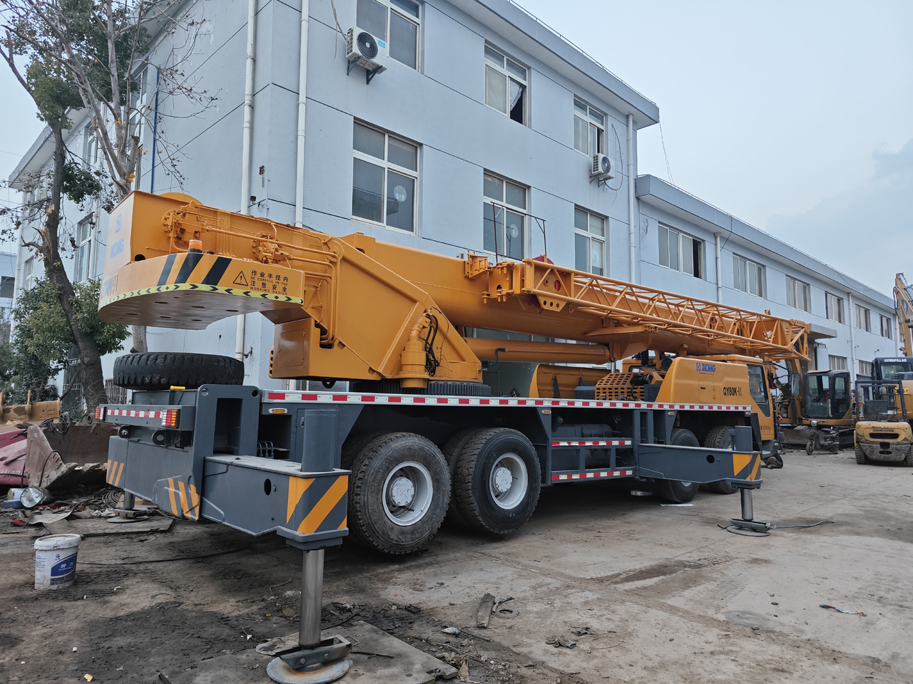 XCMG QY80K 80T TRUCK CRANE - עגורן נייד: תמונה 4 XCMG QY80K 80T TRUCK CRANE - עגורן נייד: תמונה 4