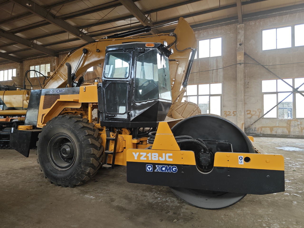 XCMG YZ18JC - מדחס: תמונה 1 XCMG YZ18JC - מדחס: תמונה 1