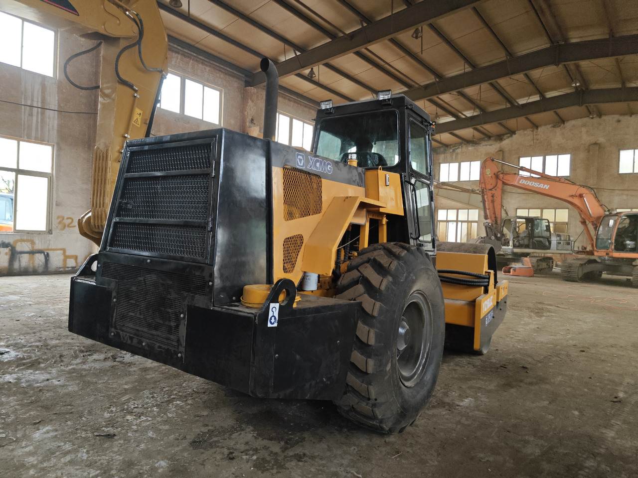 XCMG YZ18JC - מדחס: תמונה 3 XCMG YZ18JC - מדחס: תמונה 3