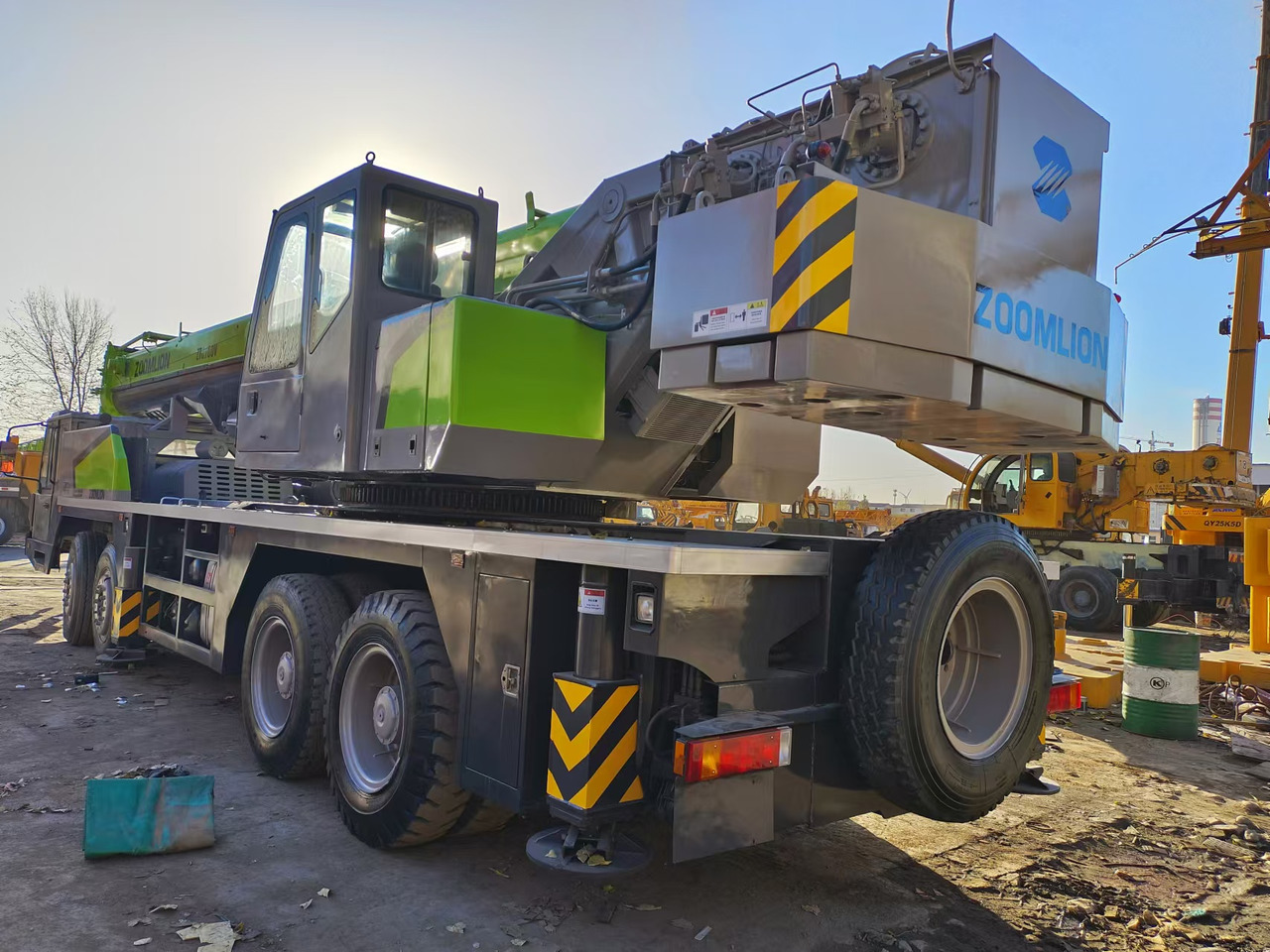 Zoomlion ZTC700V - עגורן נייד: תמונה 2 Zoomlion ZTC700V - עגורן נייד: תמונה 2