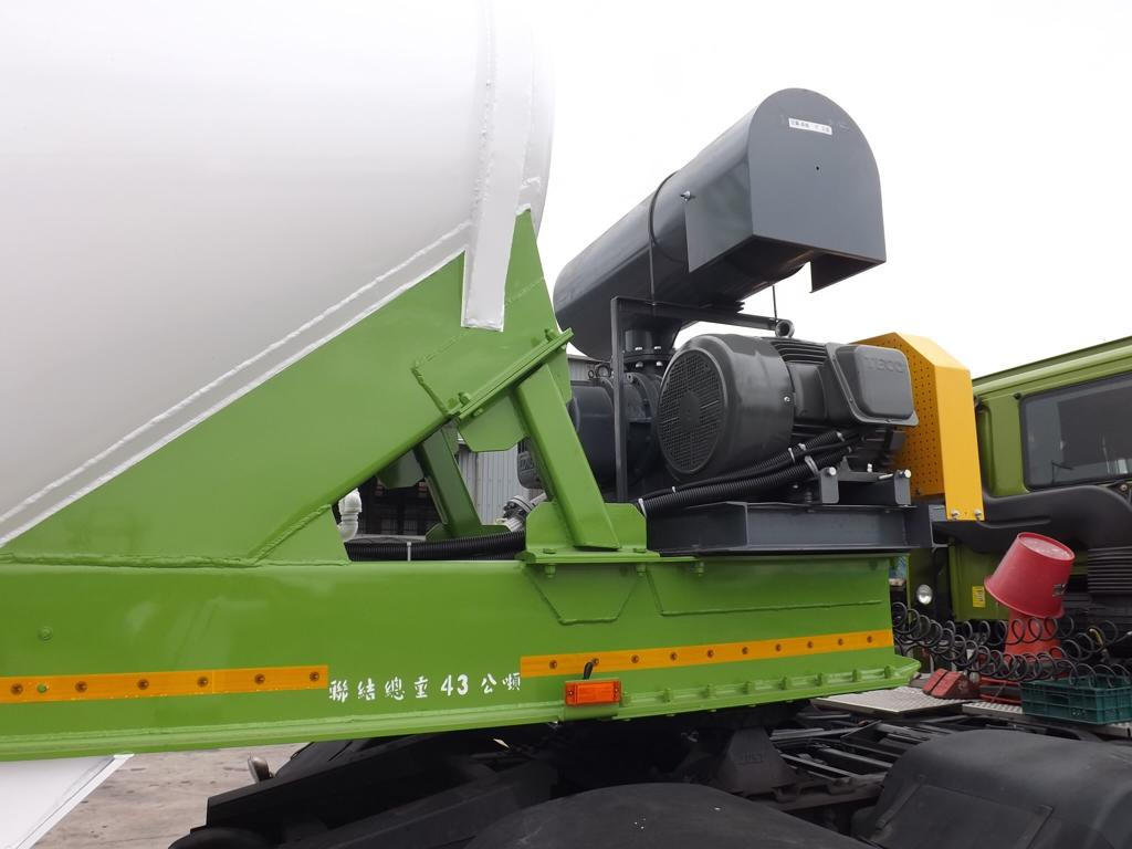 JSIE JSIE9401FT - סמיטריילר מכל: תמונה 4 JSIE JSIE9401FT - סמיטריילר מכל: תמונה 4