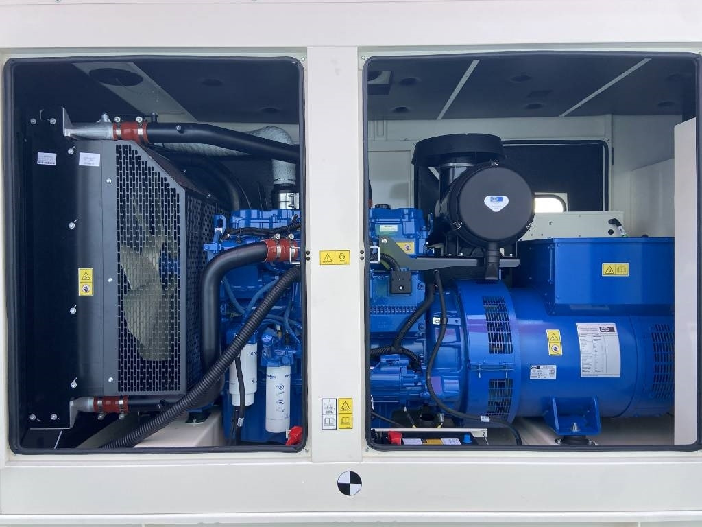 FG Wilson P250 - 250 kVA Genset - DPX-16013 - ערכת גנרטורים: תמונה 5 FG Wilson P250 - 250 kVA Genset - DPX-16013 - ערכת גנרטורים: תמונה 5