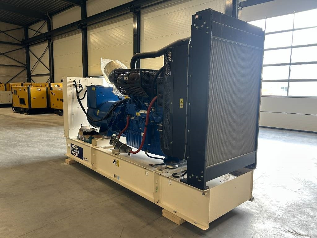 FG Wilson P550-3 - 550 kVA Open Genset - DPX-16020-O - ערכת גנרטורים: תמונה 3 FG Wilson P550-3 - 550 kVA Open Genset - DPX-16020-O - ערכת גנרטורים: תמונה 3
