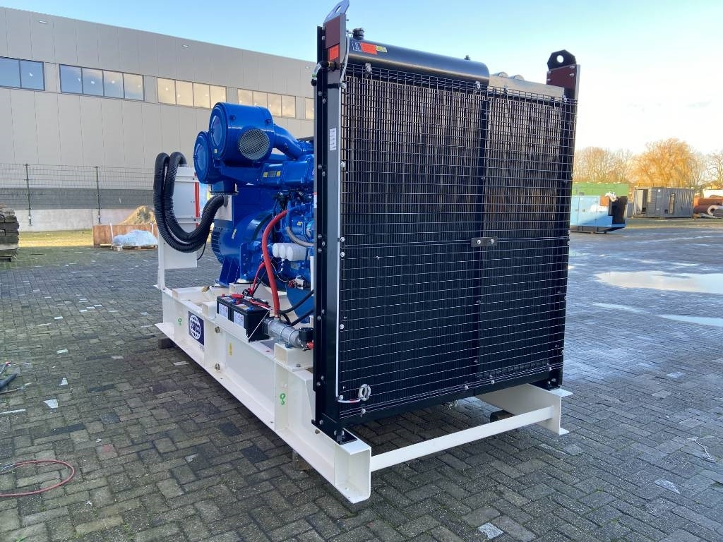 FG Wilson P900-1 - 900 kVA - Open Genset - DPX-16025-O - ערכת גנרטורים: תמונה 2 FG Wilson P900-1 - 900 kVA - Open Genset - DPX-16025-O - ערכת גנרטורים: תמונה 2