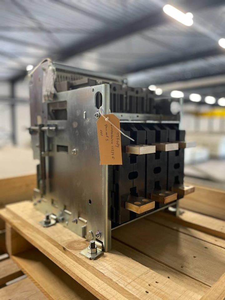 Mitsubishi Circuit breaker 1250A - AE1250-SW 3P - DPX-12648 - מכונת בנייה: תמונה 4 Mitsubishi Circuit breaker 1250A - AE1250-SW 3P - DPX-12648 - מכונת בנייה: תמונה 4