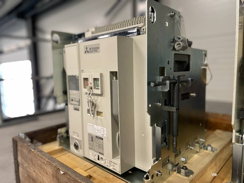 Mitsubishi Circuit breaker 2500A - AE2500-SW 3P - DPX-12648 - מכונת בנייה: תמונה 5 Mitsubishi Circuit breaker 2500A - AE2500-SW 3P - DPX-12648 - מכונת בנייה: תמונה 5