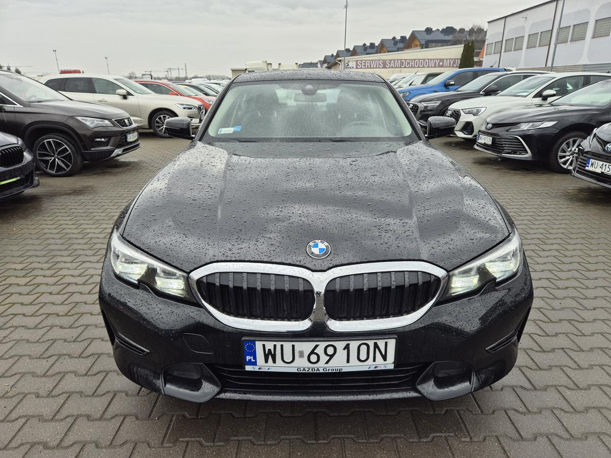 BMW 320I XDRIVE SEDAN - מכונית: תמונה 2 BMW 320I XDRIVE SEDAN - מכונית: תמונה 2