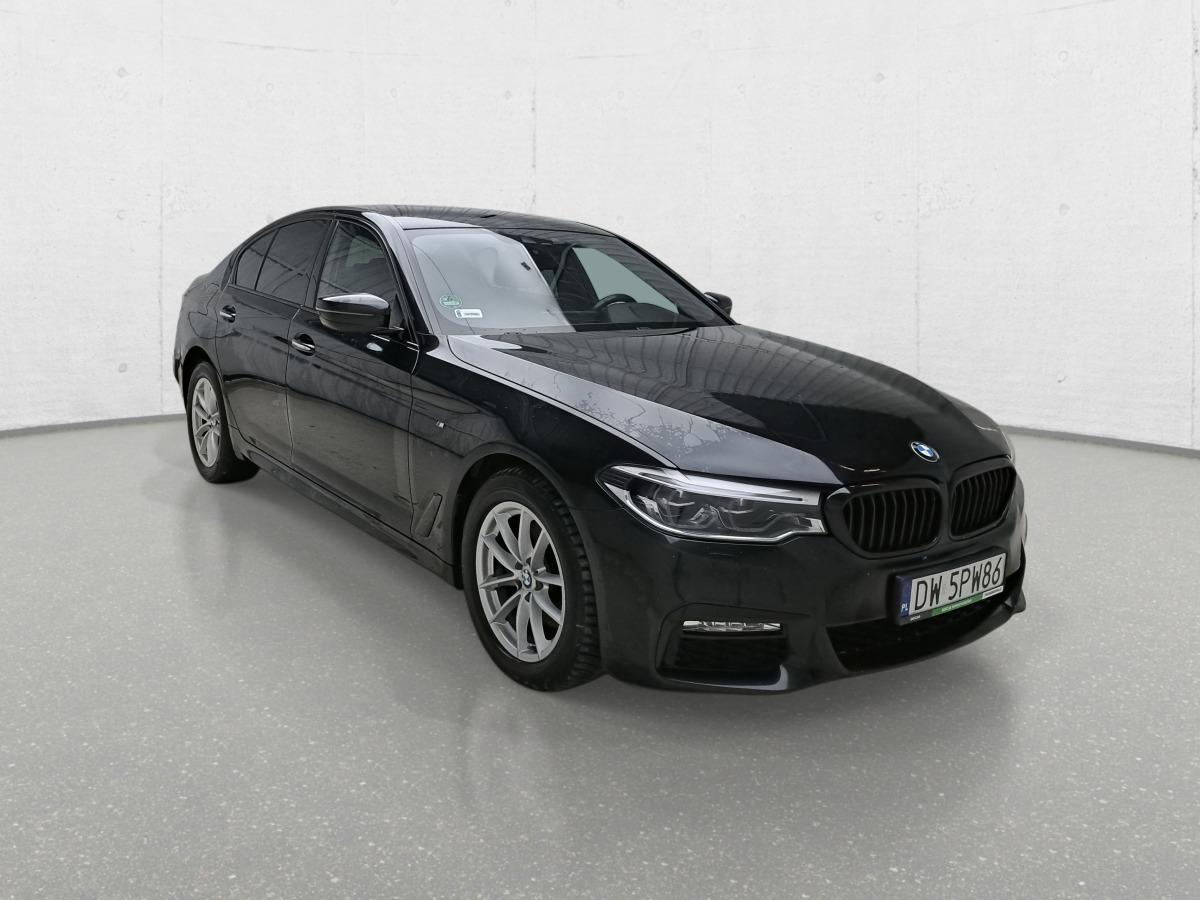BMW 520D XDRIVE SEDAN - מכונית: תמונה 1 BMW 520D XDRIVE SEDAN - מכונית: תמונה 1